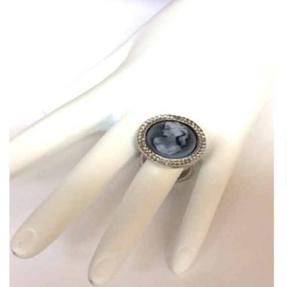 Cameo Cocktail Ring Size 6 8 9 10 Silver Plated Vintage Victorian Deco Lady Gray - Picture 2 of 8